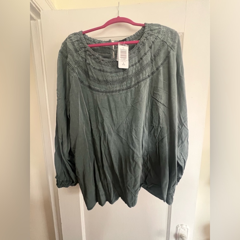New Torrid long sleeve top 18-20 Size 2